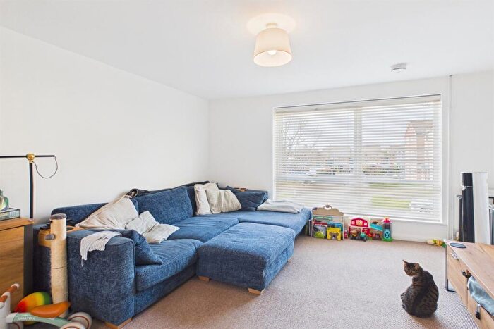 2 Bedroom Flat For Sale In Park Court, Park Road, New Malden, KT3