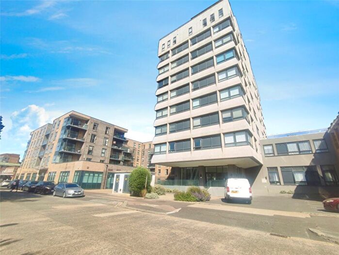 1 Bedroom Apartment For Sale In The Causeway, Goring-by-Sea, Worthing, BN12