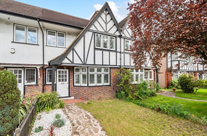 4 Bedroom Terraced House For Sale In Princes Gardens, West Acton, W3