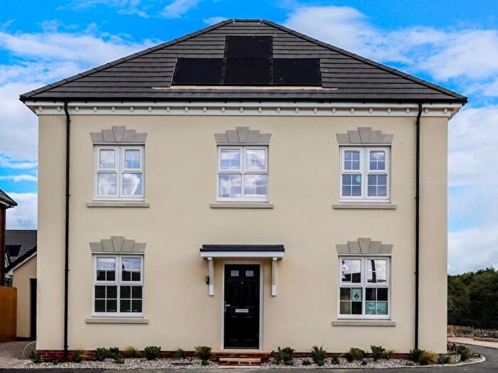 4 Bedroom Detached House For Sale In Limers Lane, Bideford, EX39