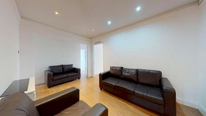 4 Bedroom Flat To Rent In Queensway, London, W2