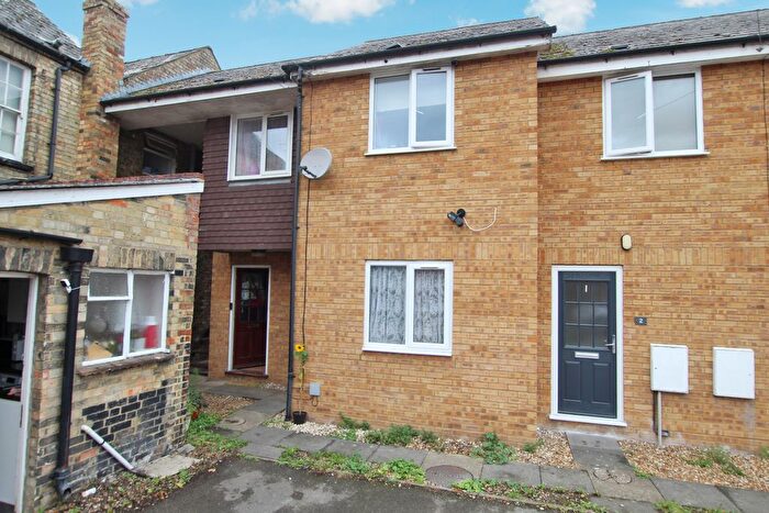 2 Bedroom Terraced House For Sale In Sandpiper Court, Sandy, SG19