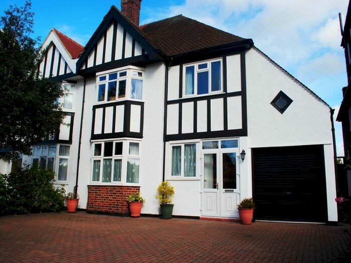 4 Bedroom Semi-Detached House To Rent In Gunnersbury Avenue, London, W5