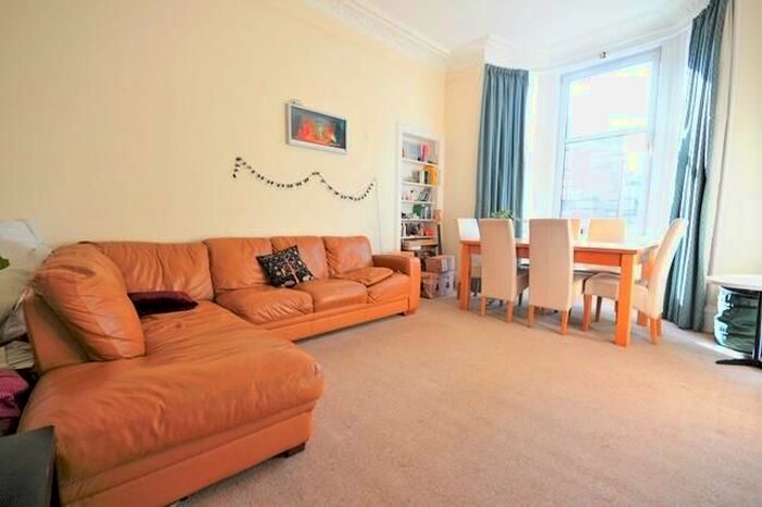 2 Bedroom Flat To Rent In Mcdonald Road, Edinburgh, EH7