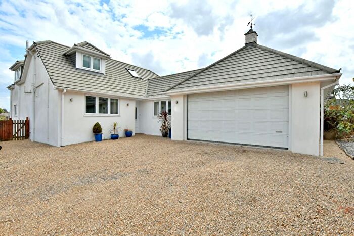 4 Bedroom Detached House For Sale In Wareham Road, Corfe Mullen, BH21