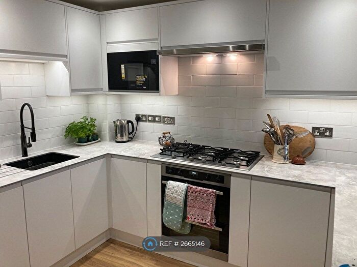 3 Bedroom Terraced House To Rent In Collett Road, Taunton, TA2