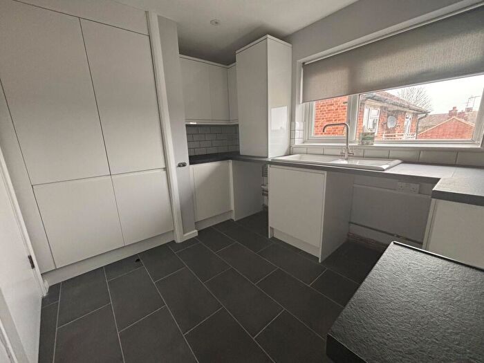 3 Bedroom Flat To Rent In Talbot Road, Hatfield, AL10