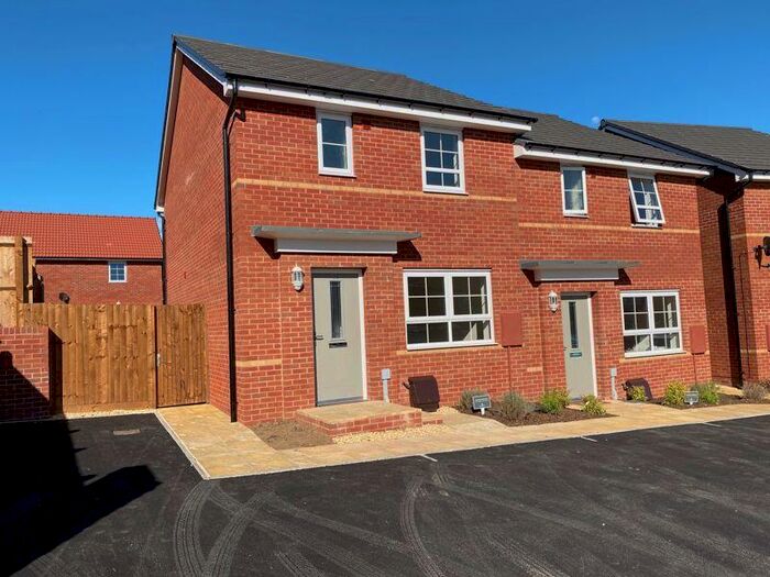 3 Bedroom Semi-Detached House To Rent In Bull Road, Chippenham, SN15