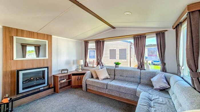 3 Bedroom Mobile/park Home For Sale In Pett Level Road, Winchelsea, TN36