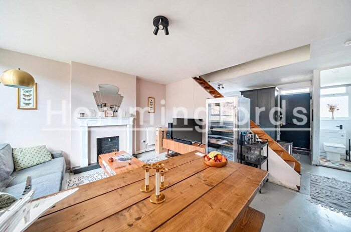 3 Bedroom Property For Sale In Hobbs Place Estate, London, N1