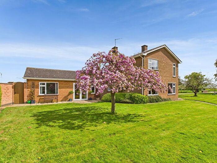 3 Bedroom Detached House For Sale In Squires Drove, Three Holes, Wisbech, PE14