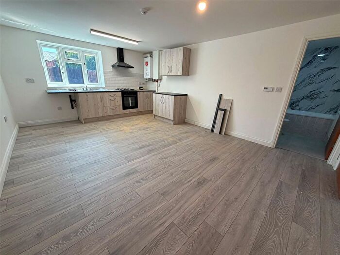 3 Bedroom Flat To Rent In Redhouse Street, Walsall, WS1