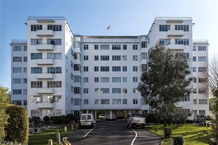 1 Bedroom Flat To Rent In Pullman Court, Streatham Hill, London, SW2