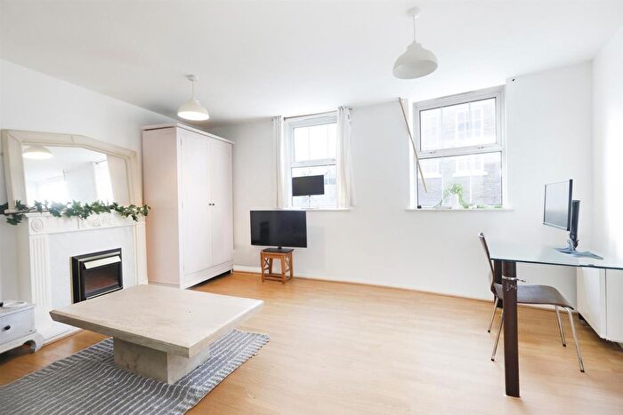 2 Bedroom Flat To Rent In Westminster Bridge Road, London, SE1