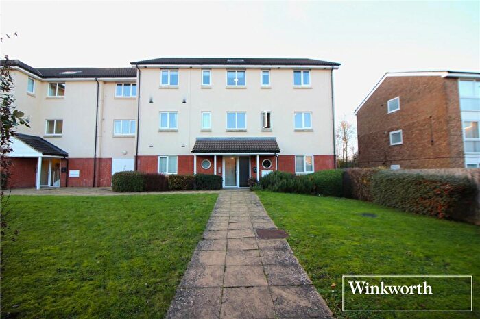 2 Bedroom Apartment To Rent In Thamesdale, London Colney, St. Albans, Hertfordshire, AL2