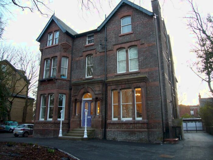 3 Bedroom Flat To Rent In Aigburth Drive, Liverpool, Merseyside, L17