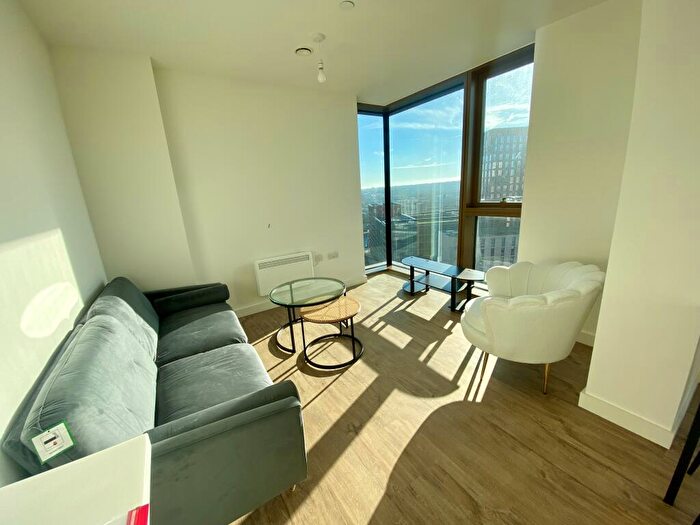 2 Bedroom Apartment To Rent In South Central, Essex Street, B5