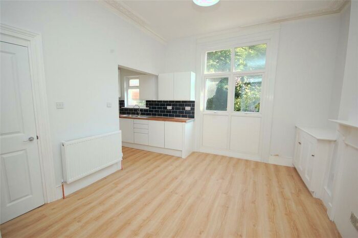 2 Bedroom Apartment To Rent In Lichfield Grove, Finchley, N3