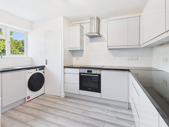 3 Bedroom Maisonette To Rent In Packhorse Road, Gerrards Cross, Buckinghamshire, SL9