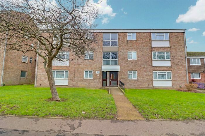 2 Bedroom Flat To Rent In Rochford Road, Southend-On-Sea, SS2