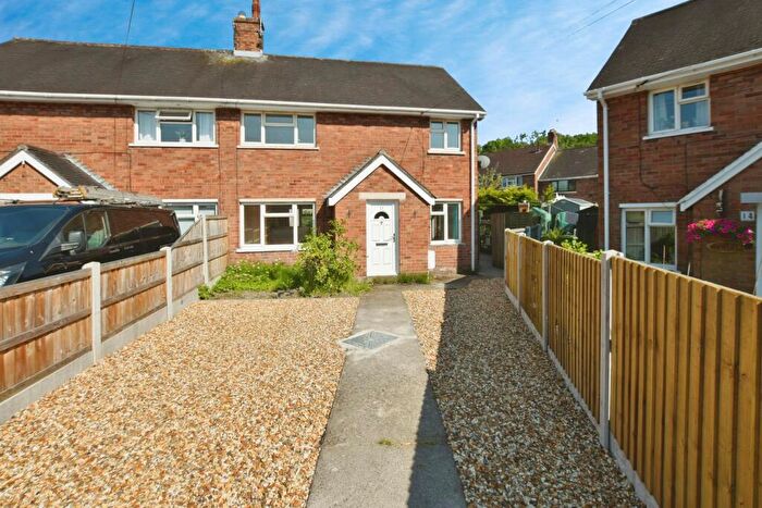 3 Bedroom Semi-Detached House To Rent In Plas Isaf, Wrexham, LL14