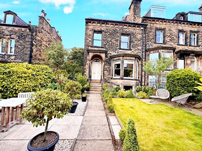 2 Bedroom Flat To Rent In Parish Ghyll Road, Ilkley, West Yorkshire, LS29