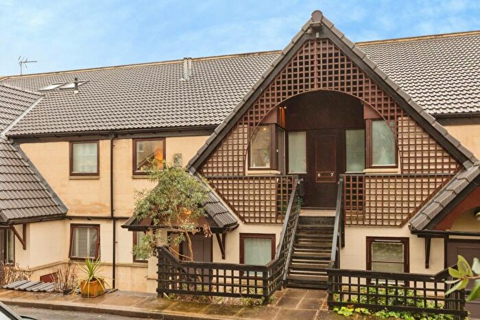 2 Bedroom Flat To Rent In Cleveland Reach, Bath, Somerset, BA1