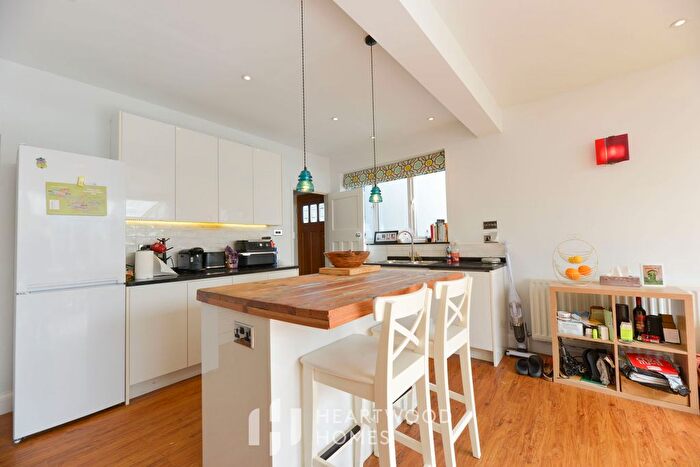 4 Bedroom Semi-detached House For Sale In Colney Heath Lane, St. Albans, AL4