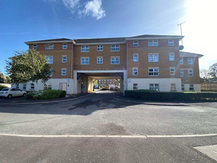 2 Bedroom Apartment To Rent In Slough, Berkshire, SL1