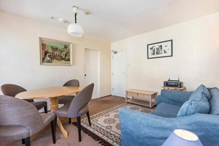 5 Bedroom Mews To Rent In Spear Mews, London, SW5