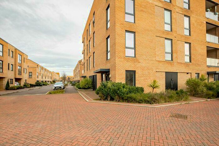 2 Bedroom Flat To Rent In Ellis Road, Trumpington, Cambridge, CB2