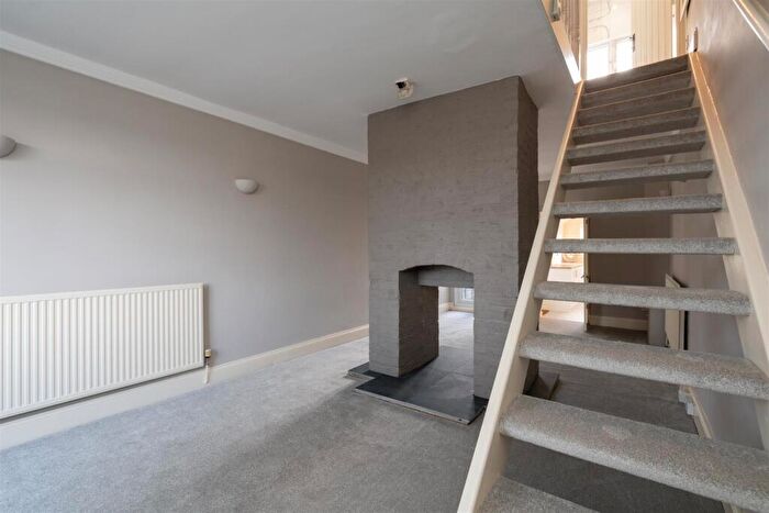 2 Bedroom End Of Terrace House To Rent In Lodge Road, Knowle, B93