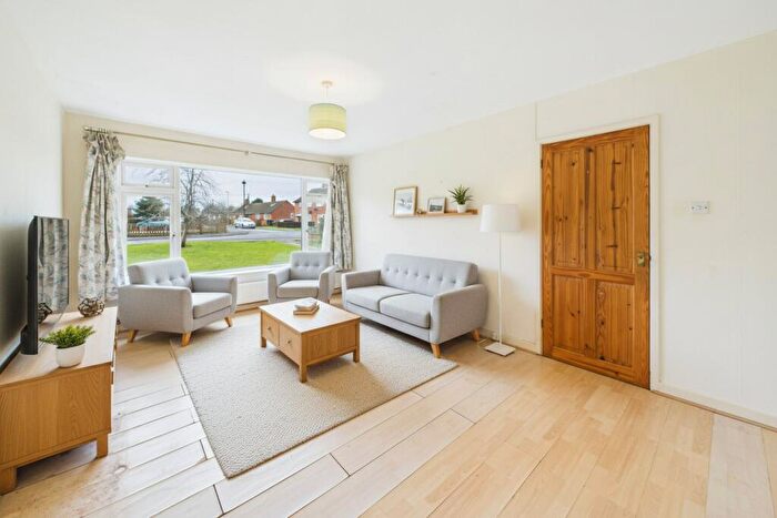 2 Bedroom Bungalow For Sale In Meadow Way, Earith, Huntingdon, Cambridgeshire, PE28