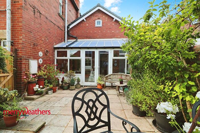 2 Bedroom Cottage For Sale In St. Johns Road, Laughton, Sheffield, S25