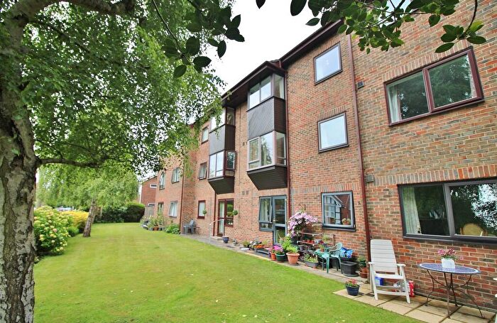 1 Bedroom Retirement Property For Sale In Oaklands Road, Havant, PO9
