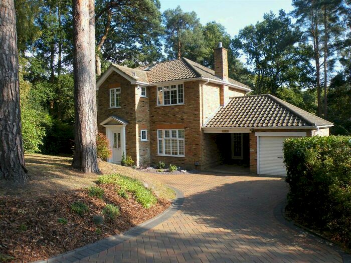 4 Bedroom House To Rent In Camberley, GU15