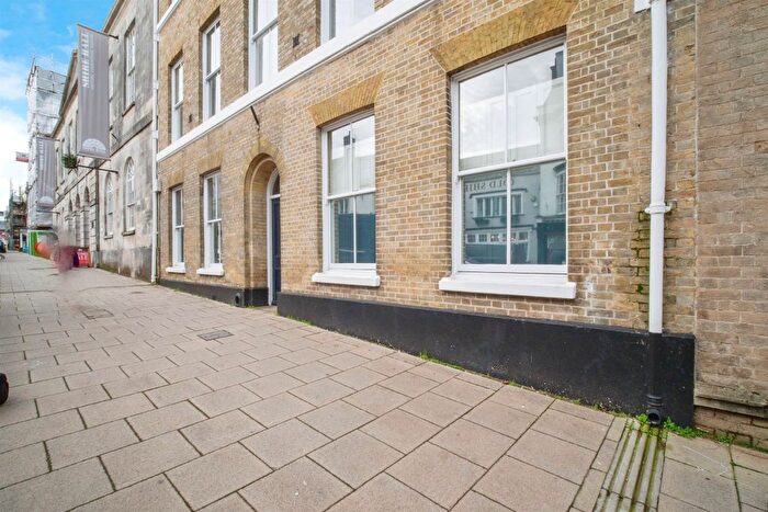 1 Bedroom Flat For Sale In Salisbury Mews, High Street, Fordington, Dorchester, DT1