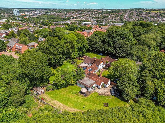 3 Bedroom Bungalow For Sale In Shendish, Hemel Hempstead, HP3