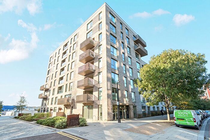 3 Bedroom Flat For Sale In West Parkside, Greenwich Peninsula, SE10