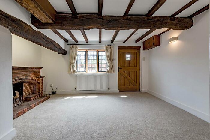 3 Bedroom Semi-Detached House For Sale In Orchard Road, Hockley Heath, B94