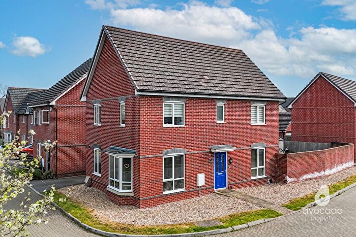 4 Bedroom Detached House For Sale In Albert Close, Spencers Wood, RG7