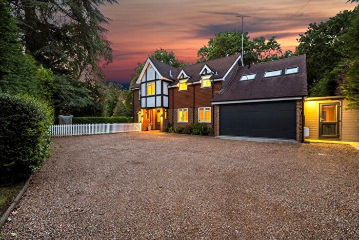 6 Bedroom Detached House For Sale In Blackdown Avenue, Pyrford, GU22