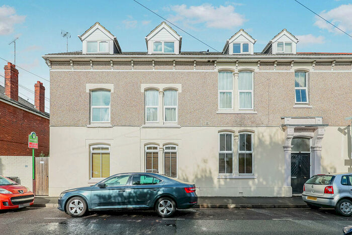 2 Bedroom Flat To Rent In Cottage Grove, Southsea, Hampshire, PO5