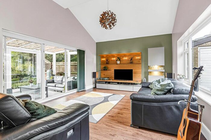 4 Bedroom Detached House For Sale In Church Fields, Standon, SG11