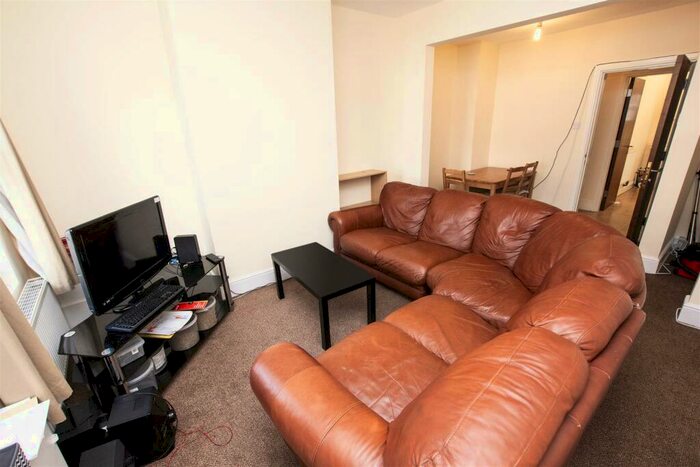 3 Bedroom House To Rent In Harborne Park Road, Birmingham, B17