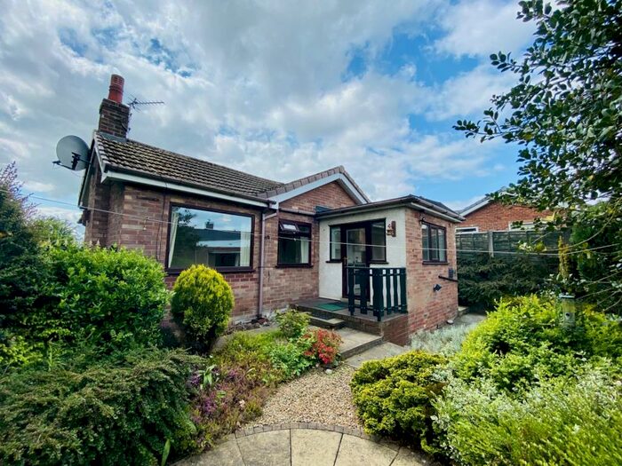 2 Bedroom Bungalow To Rent In Braeside Close, Offerton, Stockport, SK2