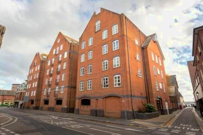 Studio To Rent In Castle Street, Poole, BH15