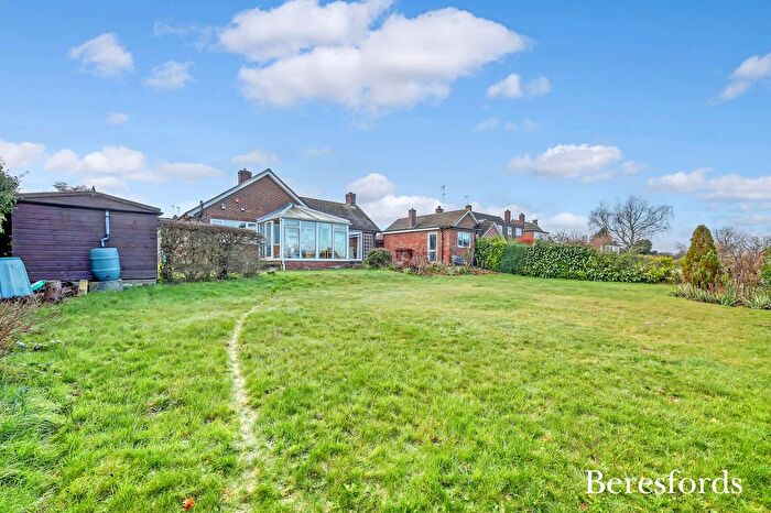 3 Bedroom Bungalow For Sale In Mayfield Road, Writtle, CM1