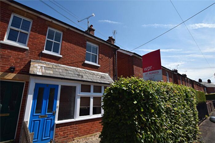 3 Bedroom Semi Detached House To Rent In Kingsland Road, Alton, Hampshire, GU34