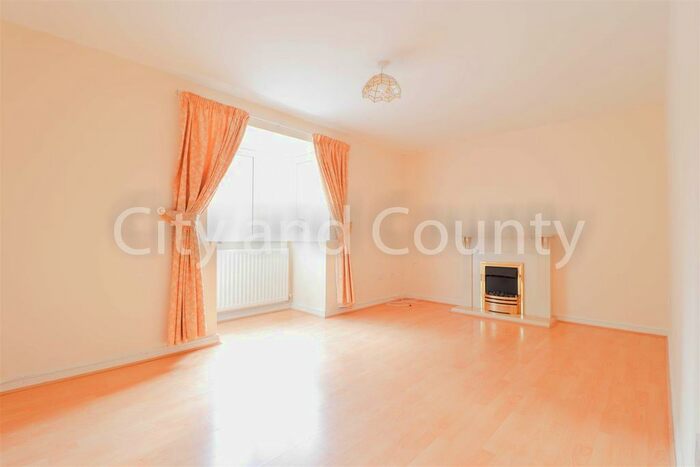 3 Bedroom Semi-Detached House To Rent In Ruther Close, Peterborough, PE2